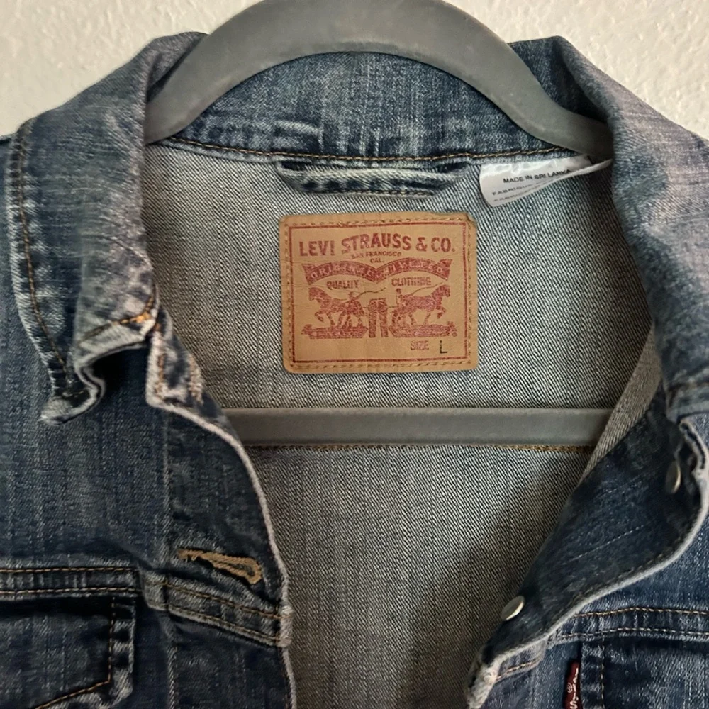 Levi's women's jean Trucker Jacket L - Picture 3 of 5